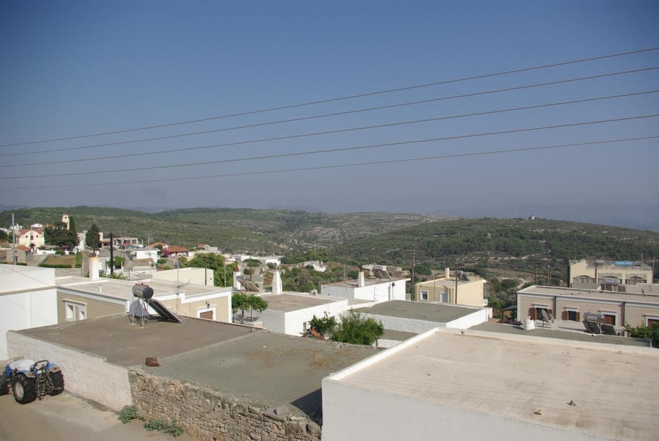 Mountain view, Sea view