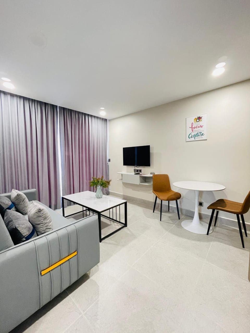 Seating area, Dining area