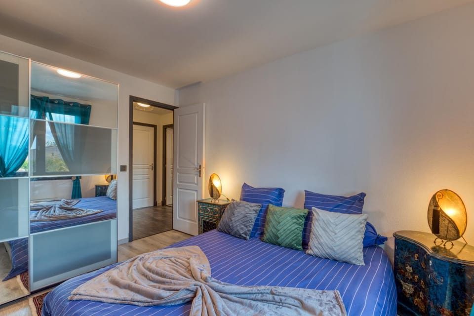 Property building, Living room, Bedroom