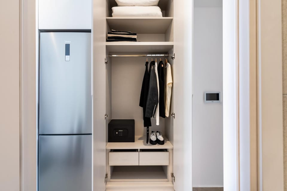 towels, wardrobe