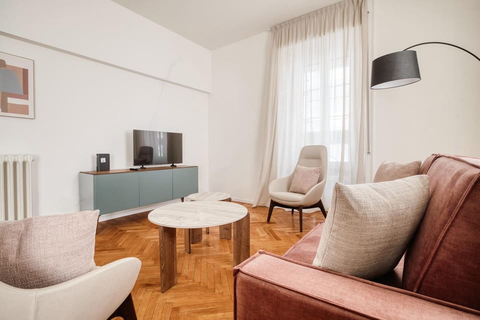 TV and multimedia, Living room, Seating area