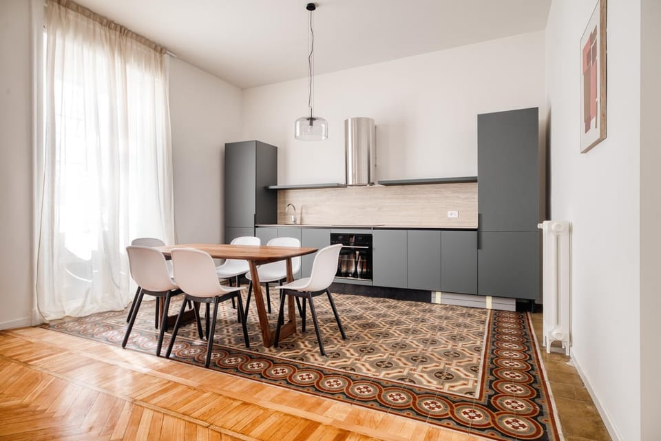 Dining area, kitchen