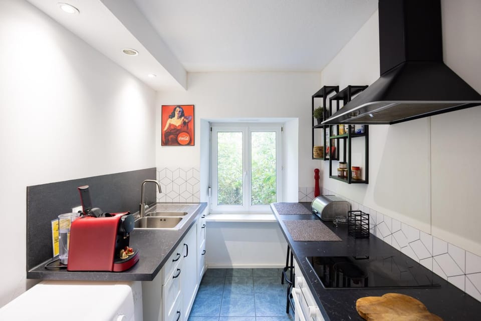 Kitchen or kitchenette, Living room