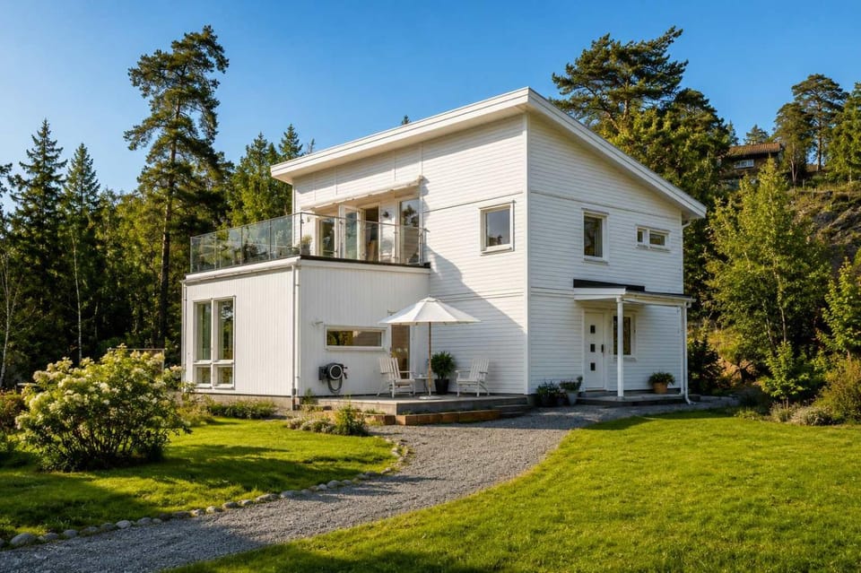 Renovated Swedish Villa Lake Views Beach Access Villa in Stockholm County