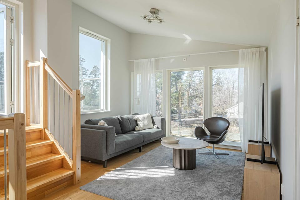 Renovated Swedish Villa Lake Views Beach Access Villa in Stockholm County