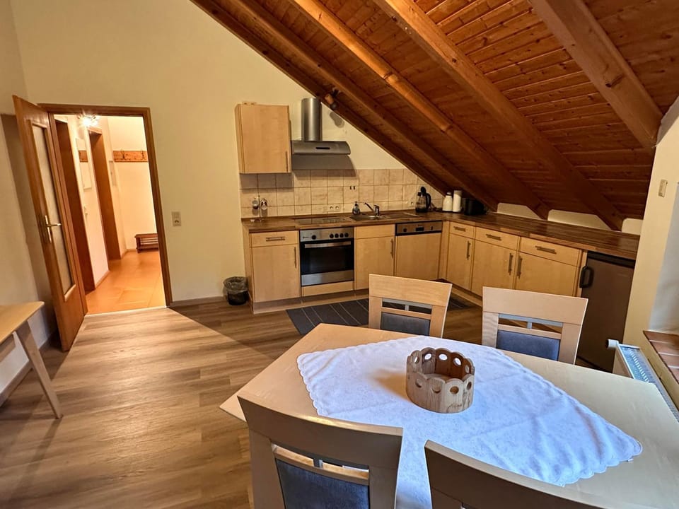 Dining area, kitchen