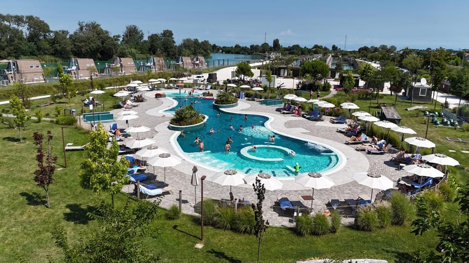 Pool view, Swimming pool