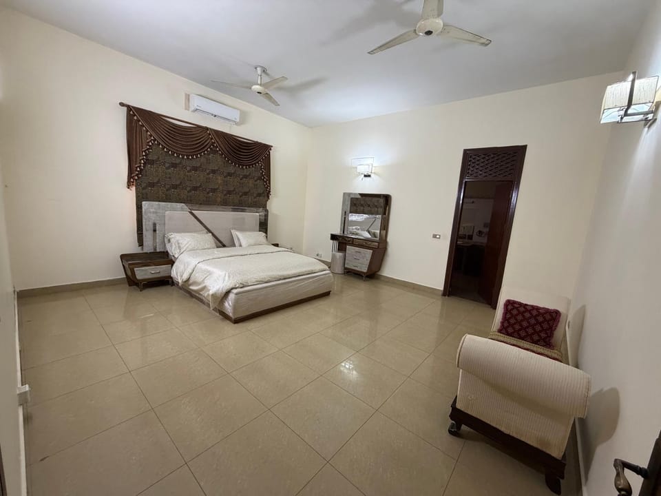 Riviera Residences Guest House Bed and Breakfast in Karachi