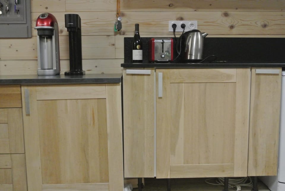 Kitchen or kitchenette, Living room