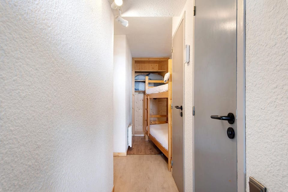 Property building, Living room, Bedroom
