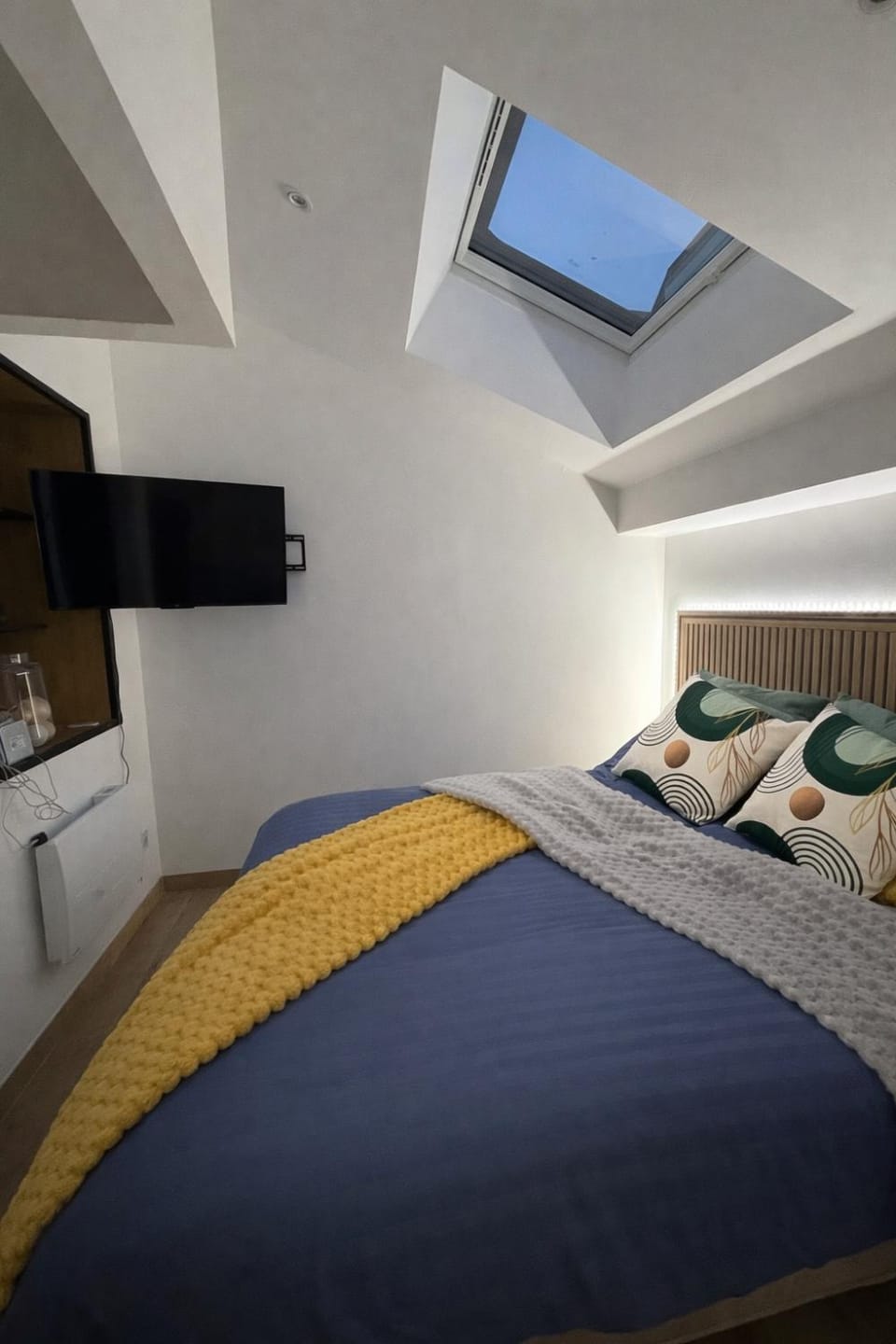 Bedroom, Internal: Not applicable to any particular room