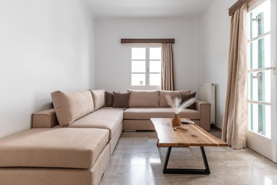 Makima Central Naxos Town Apartment in Naxos