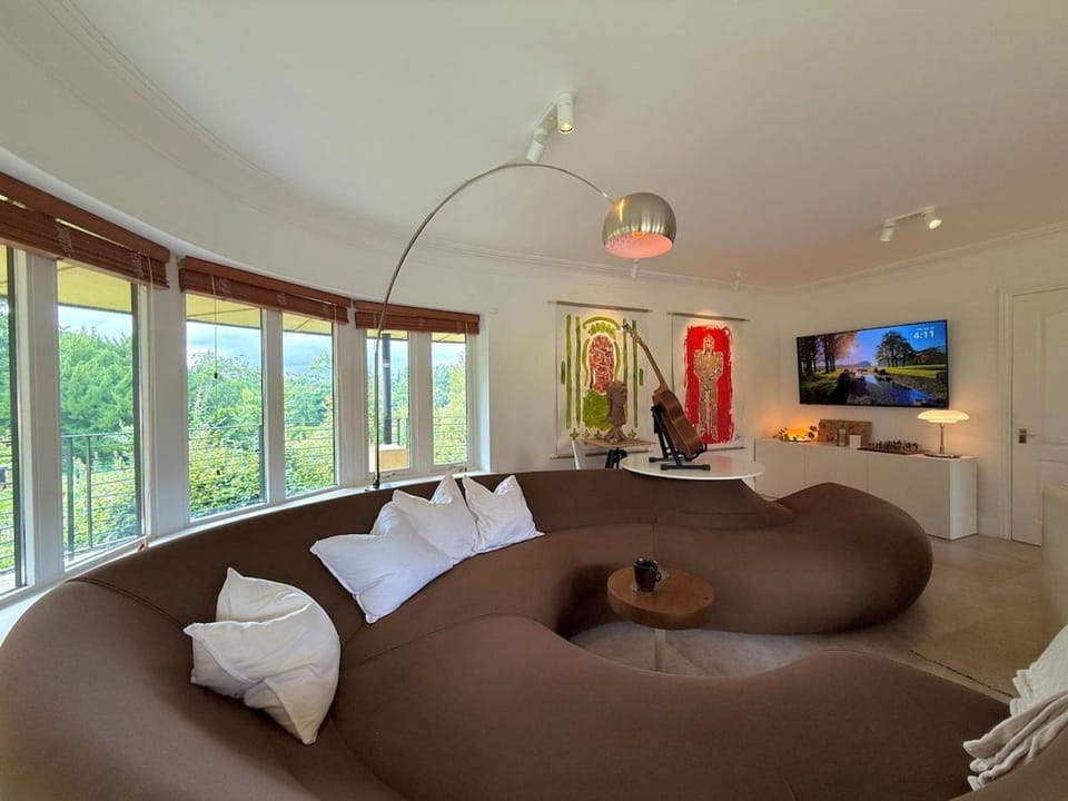 The Secret Retreat of Glasgow City Apartment in Paisley