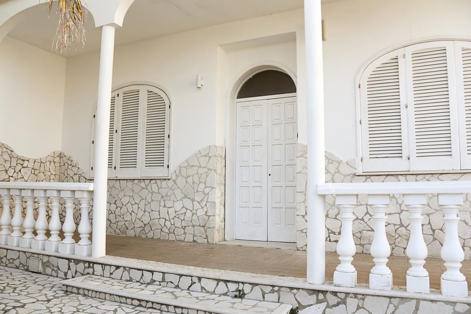Villa Bianca Reale con immenso giardino Villa in Porto Cesareo