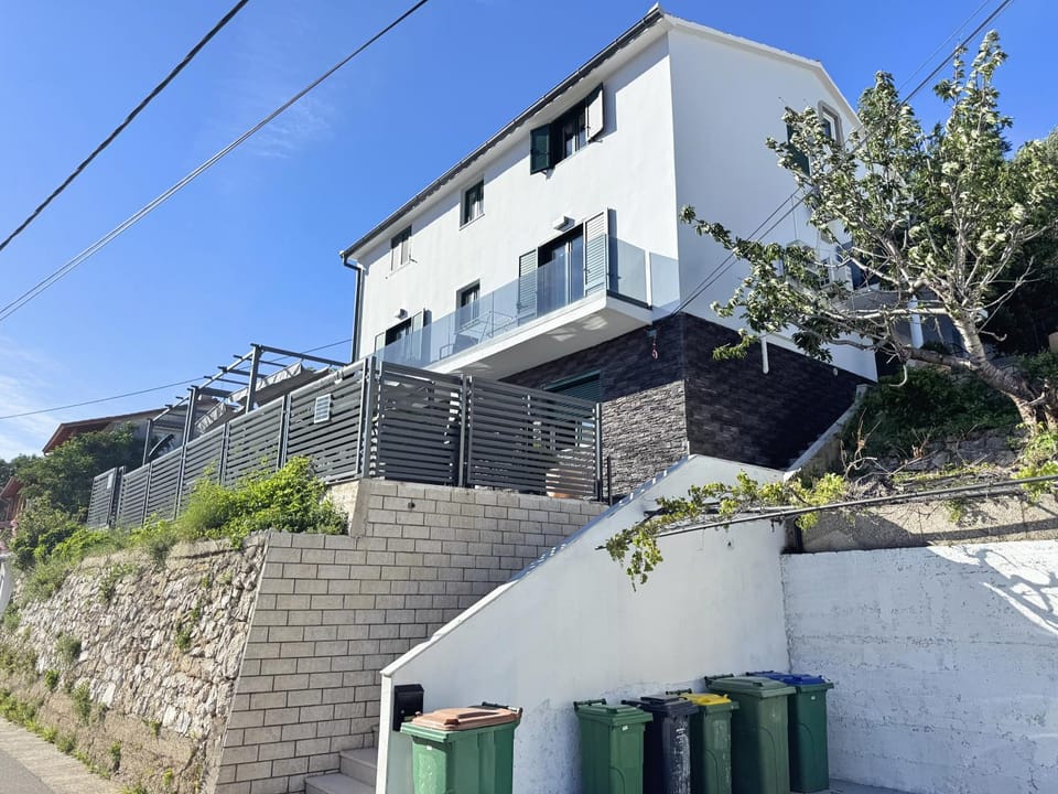 Property building, Day