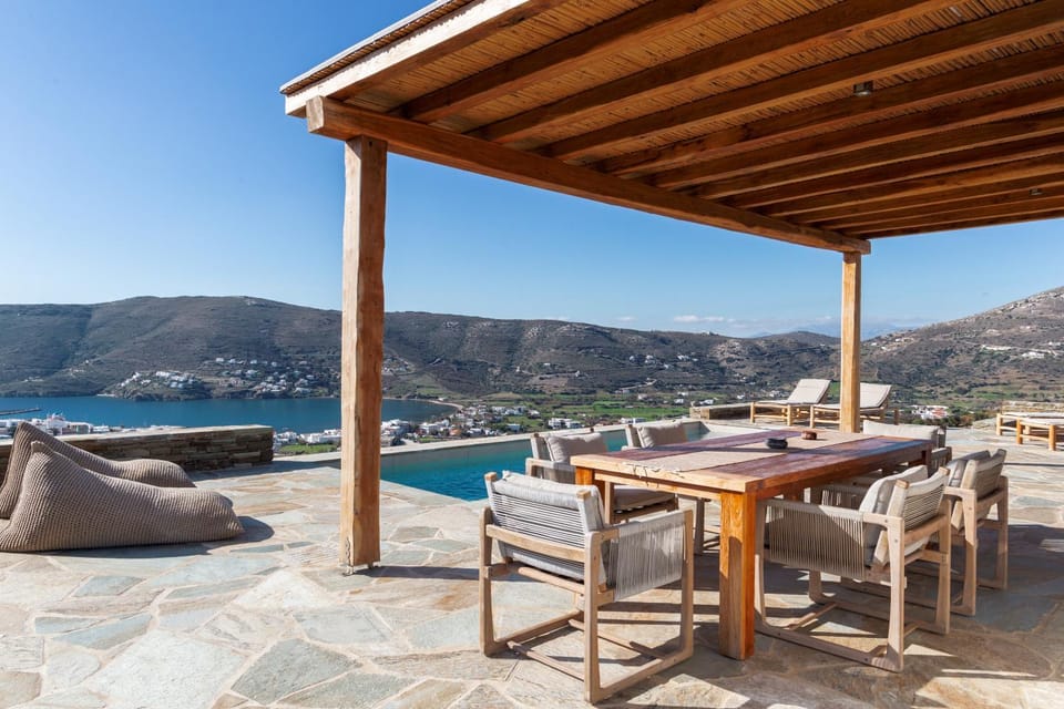 Pool view, Sea view
