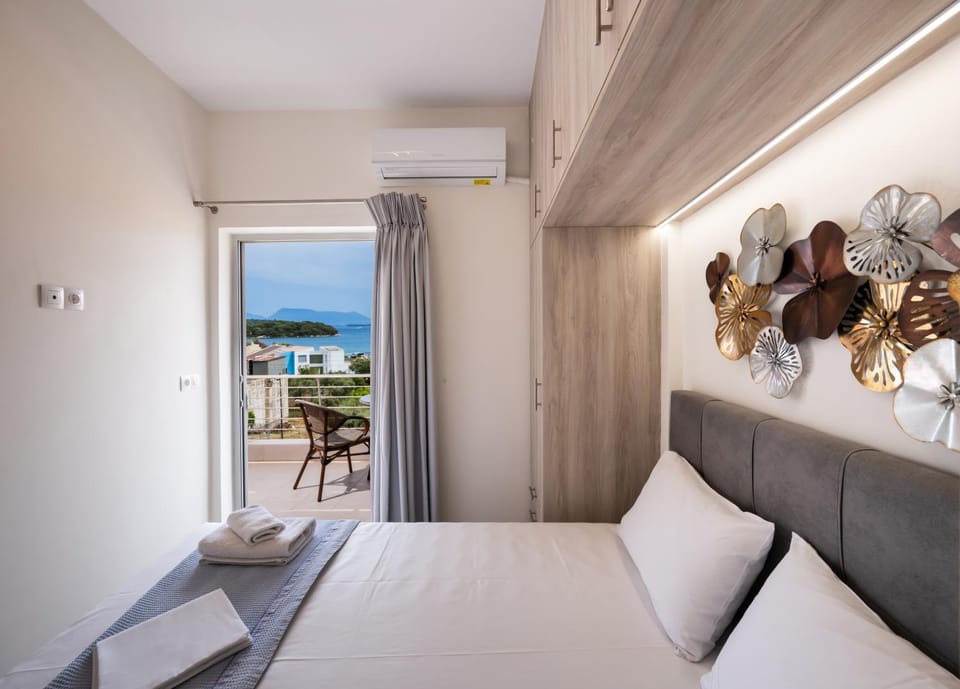 Bed, Bedroom, Sea view