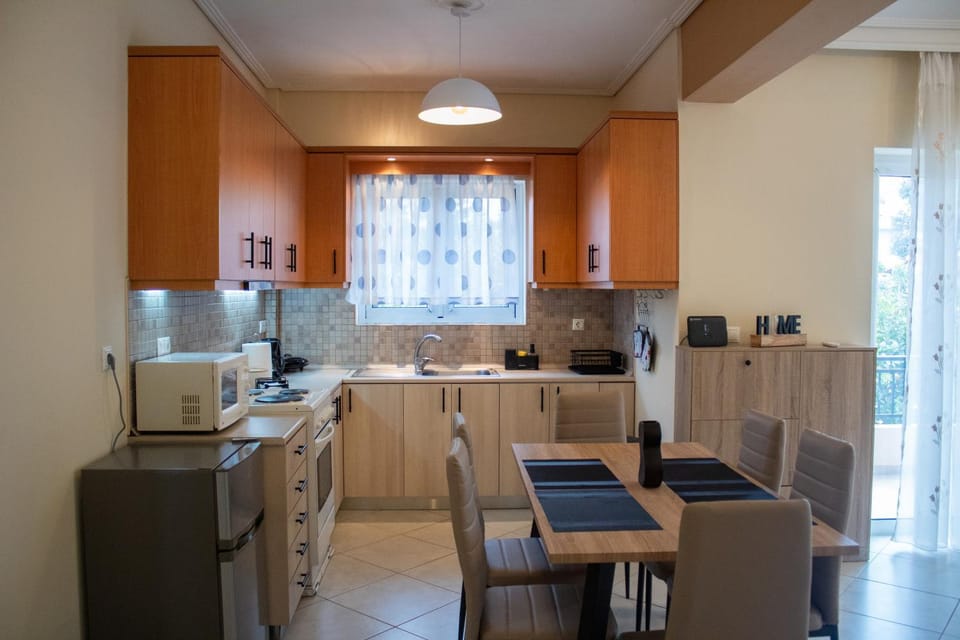 Kitchen or kitchenette, kitchen