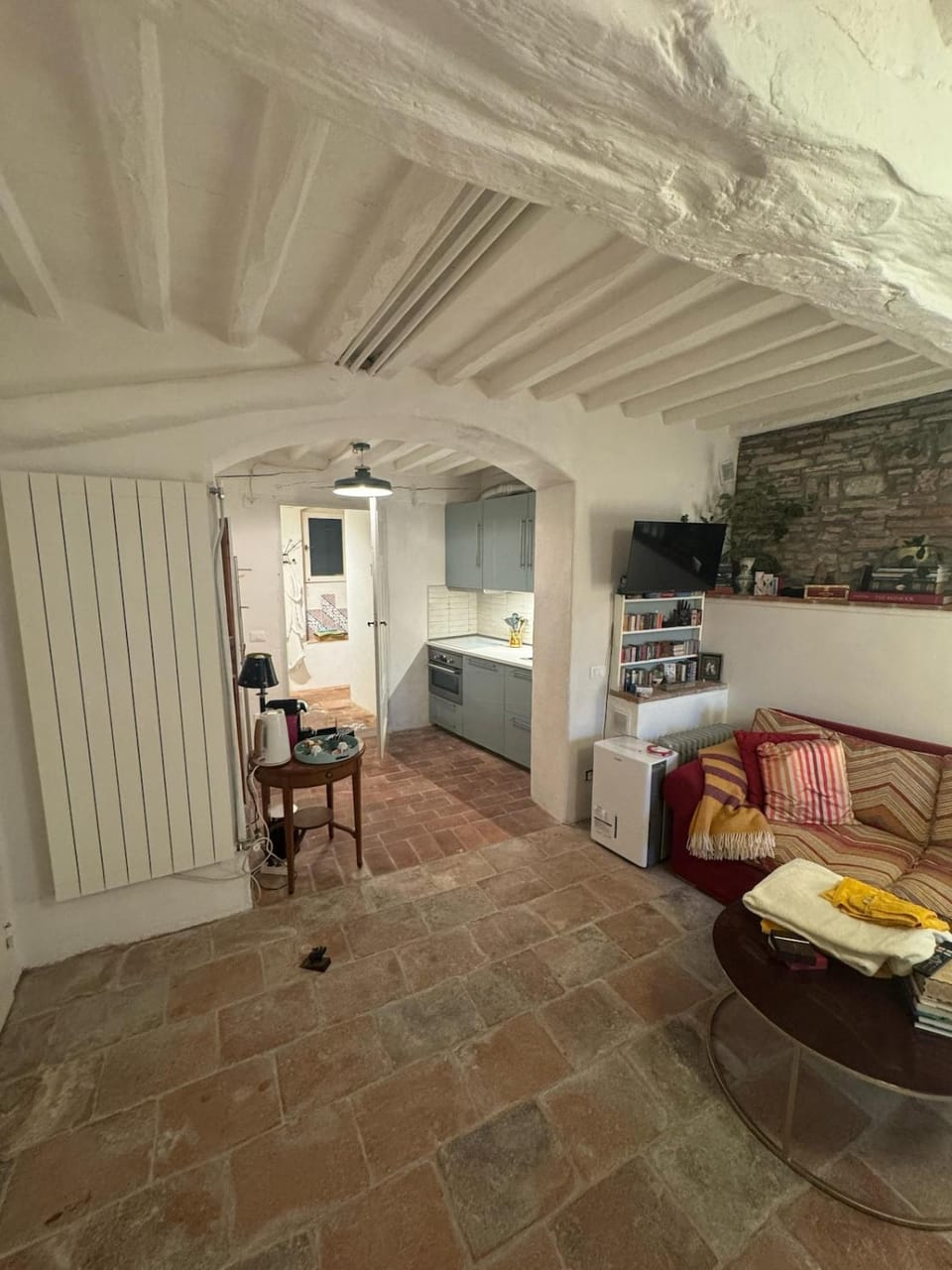Kitchen or kitchenette, Photo of the whole room, Dining area