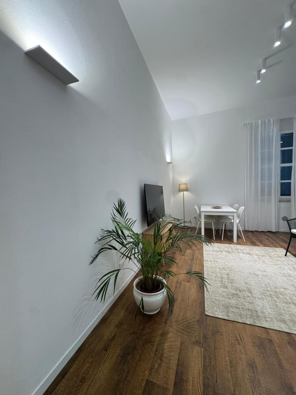 TV and multimedia, Seating area