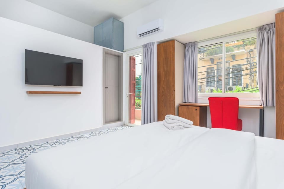 Bed, TV and multimedia, Photo of the whole room, towels, air conditioner