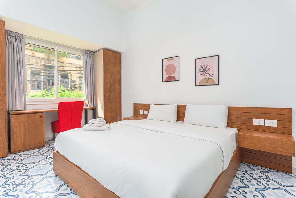 Bed, View (from property/room), Business facilities, towels, wardrobe, air conditioner