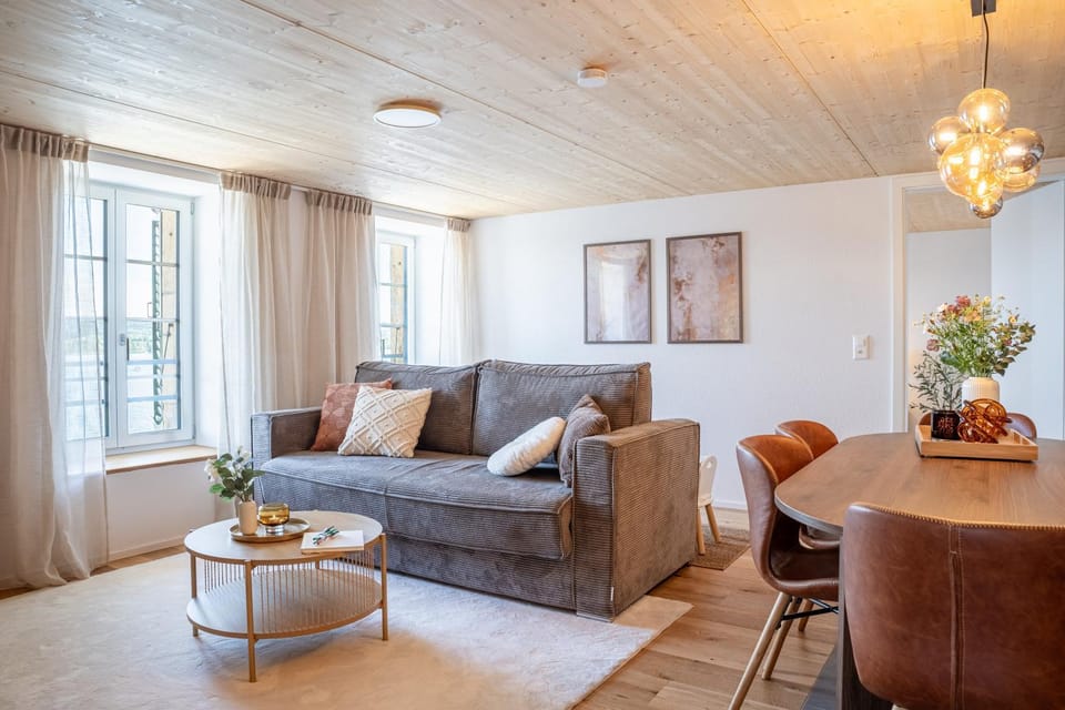 Living room, Lake view