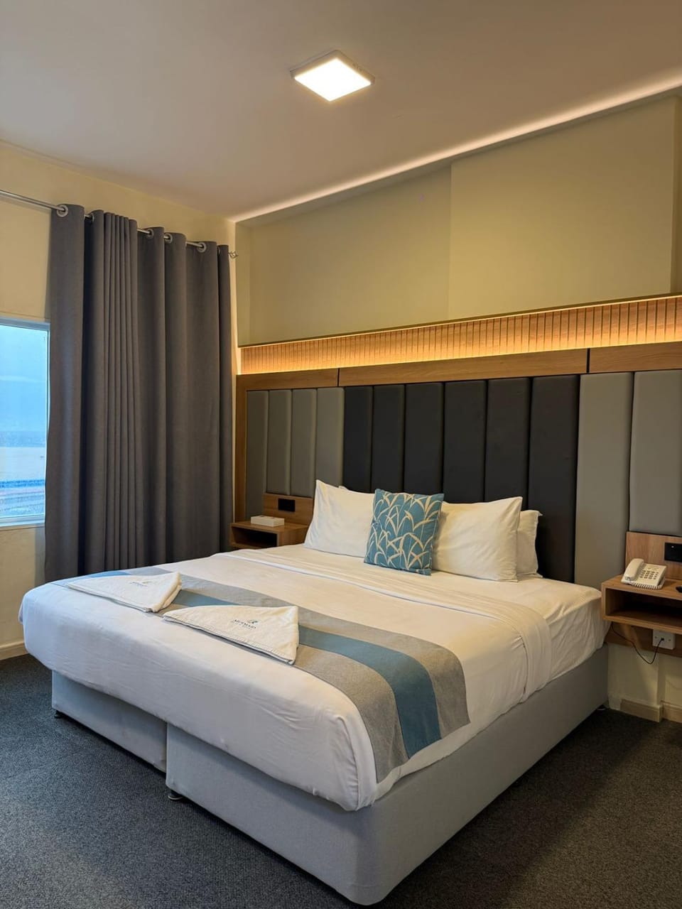 Stunning Sun setting View in the sea Apartment in Ajman