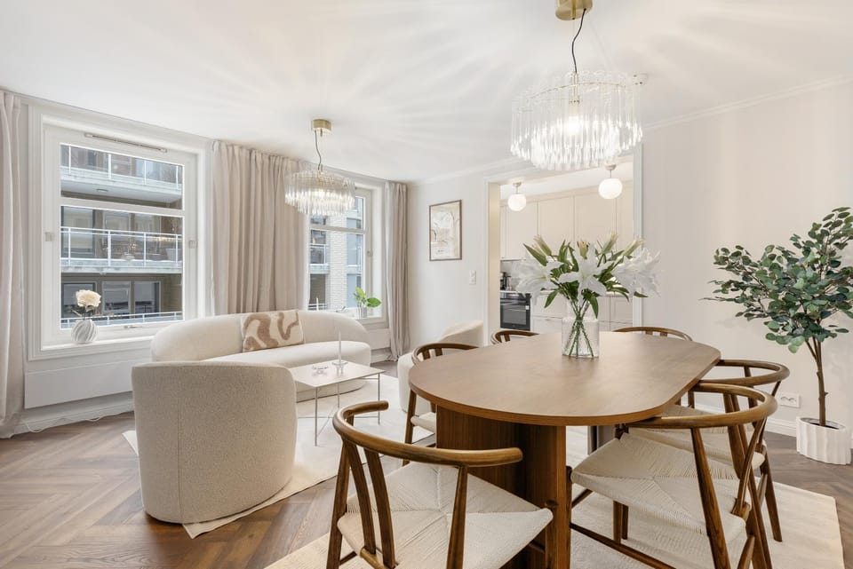 Living room, Dining area