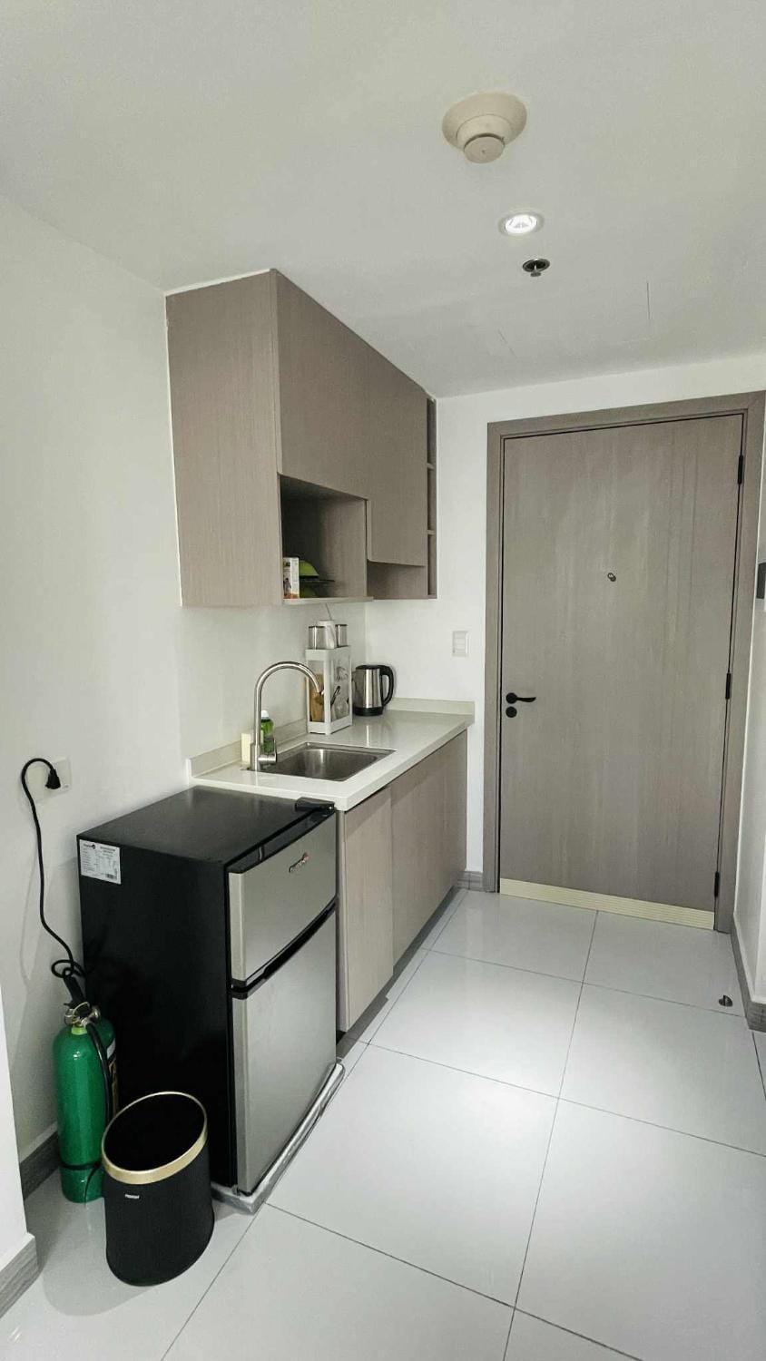 Arc Tower Condominium 1930 and 1727 Apartment in Cebu City