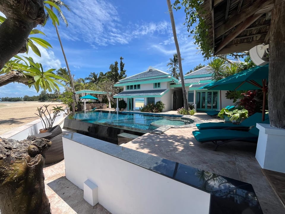 Villa Sunrise - Golden Beachfront Villa in Ko Samui