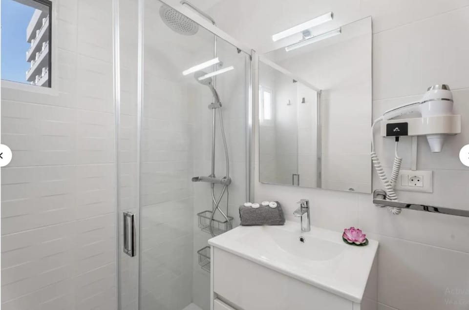 Ocean Breeze Penthouse Las Floritas Apartment in Playa de las Americas