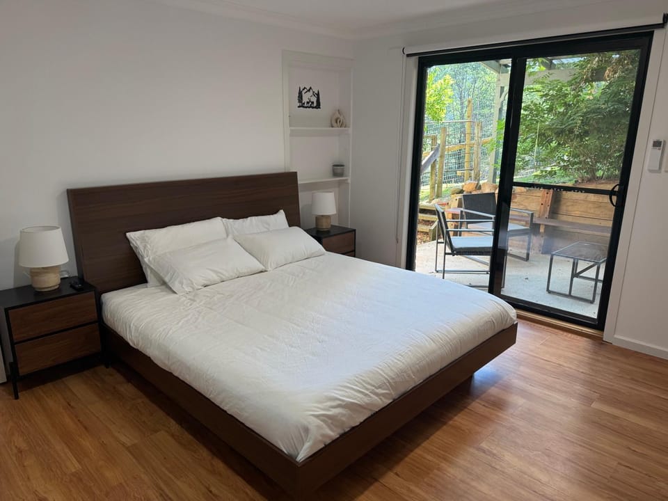 The Riverside Retreat, Farmstay Nature Escape Apartment in Noojee