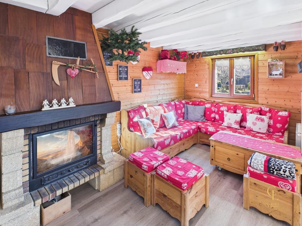 Living room, fireplace