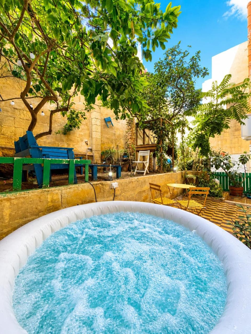 Day, Natural landscape, Garden, Hot Tub, Garden view, Pool view