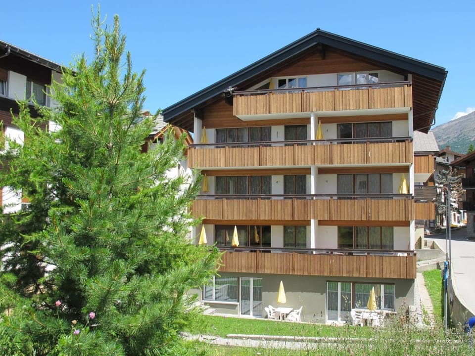 Appartementhaus Venetz SAAS110 ruhige Lage direkt an SKIBUSHALTESTELLE Apartment in Saas-Fee