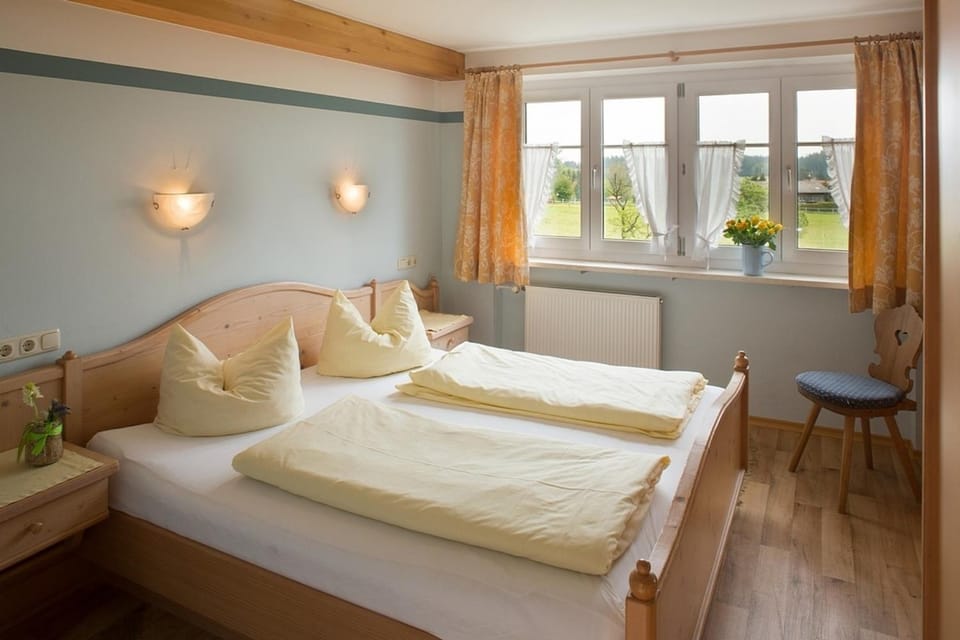 Ferienwohnung Seeblick , Hof Alpenseeblick, NesselwangAttleseeAllgäu Apartment in Bavaria