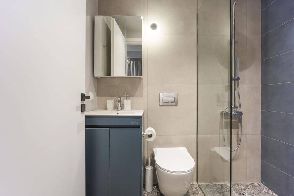 Shower, Toilet, Bathroom