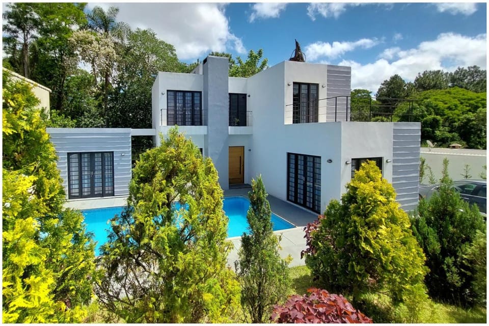 Garden, Swimming pool