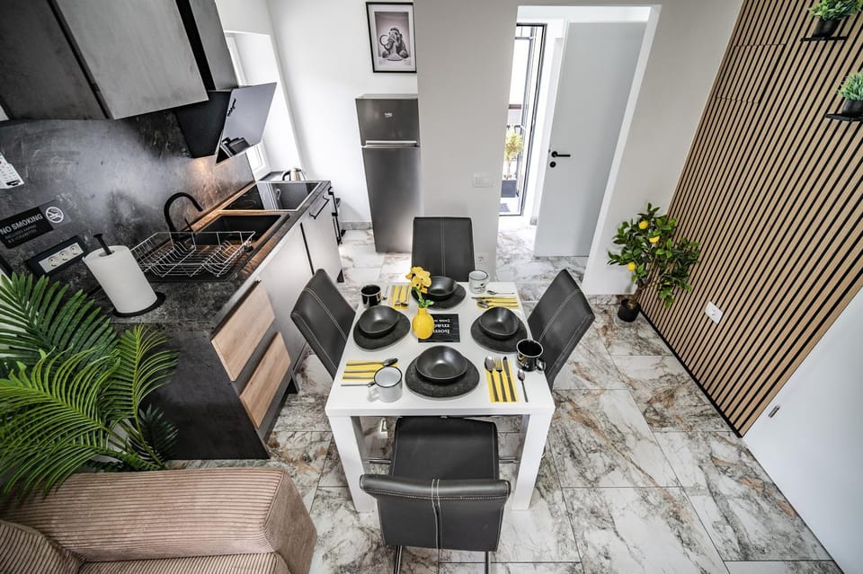 TV and multimedia, Kitchen or kitchenette