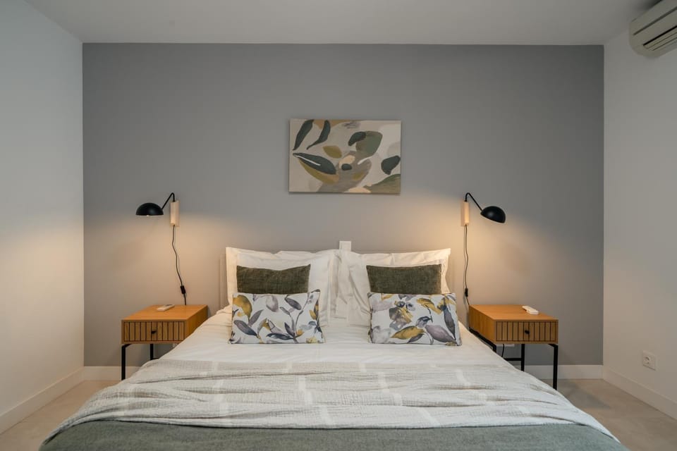 Bed, Bedroom
