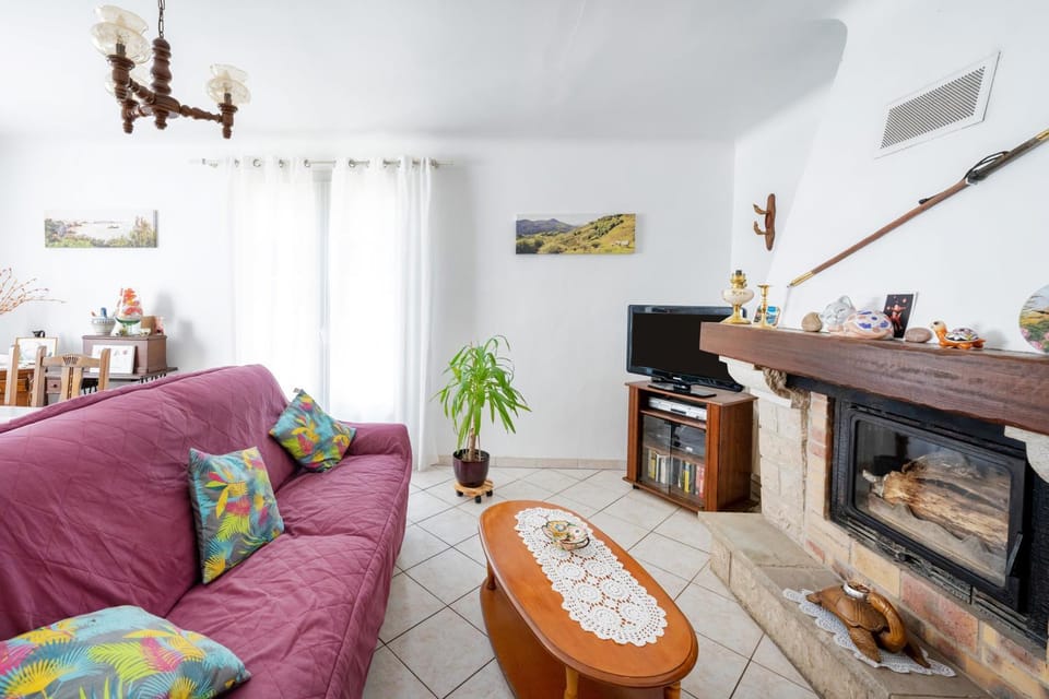 Property building, Living room