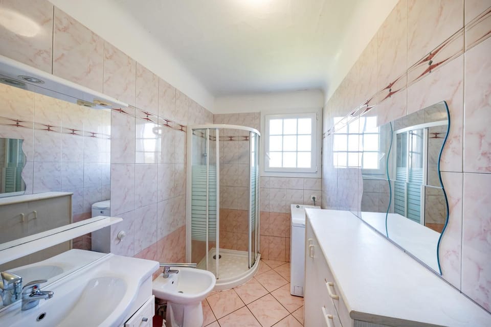 Bathroom, Living room