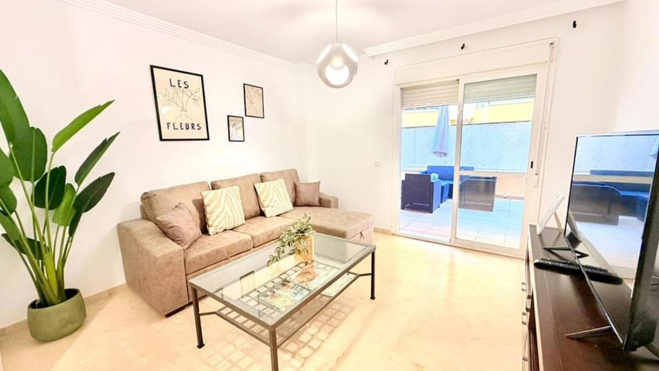 Room City Estepona M Mendez 2BR parking beach Apartment in Estepona