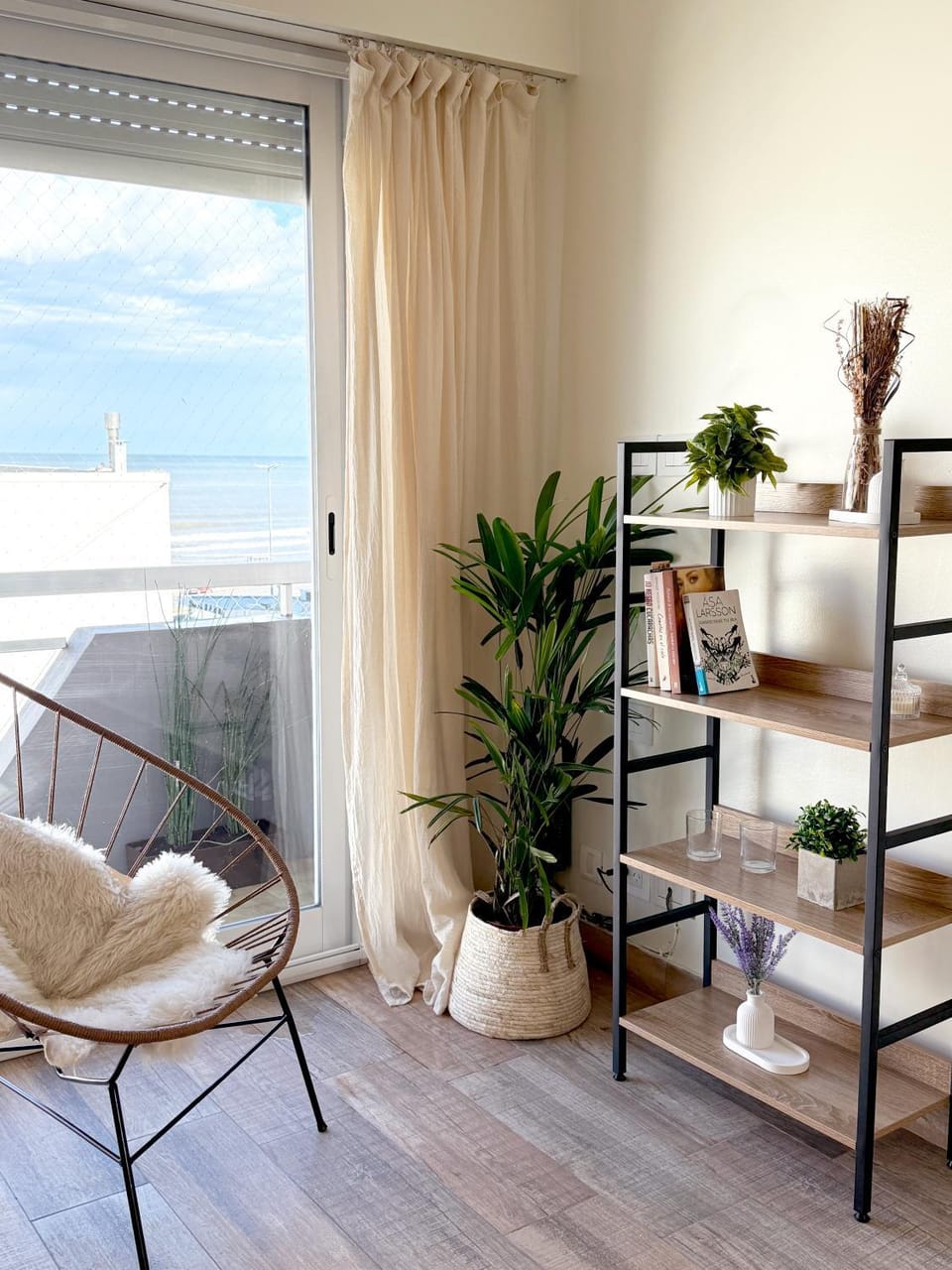 Living room, Photo of the whole room, Seating area, Sea view