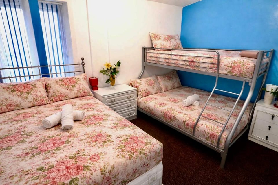 blackpool central lodge And Rooms Bed and Breakfast in Blackpool