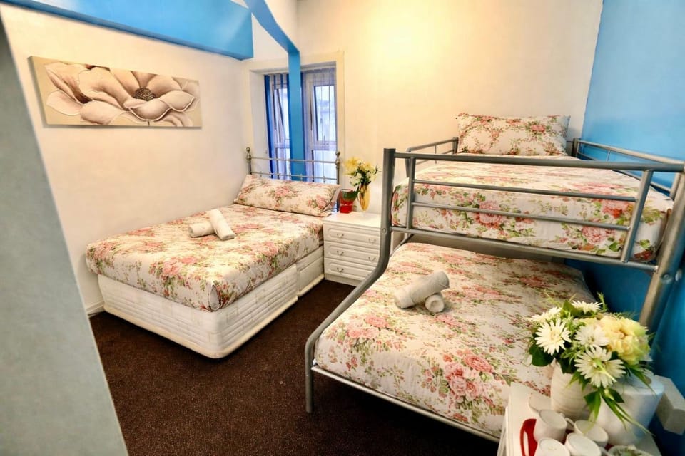 blackpool central lodge And Rooms Bed and Breakfast in Blackpool