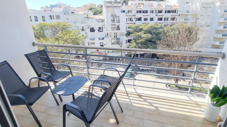 Spacious & Central Apartment with rare Parking Apartment in Albufeira