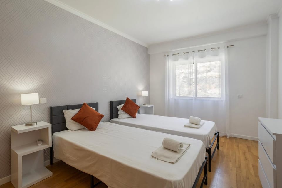 Spacious & Central Apartment with rare Parking Apartment in Albufeira