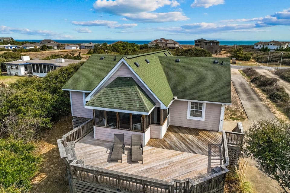 On Beach Time OBX House in Southern Shores